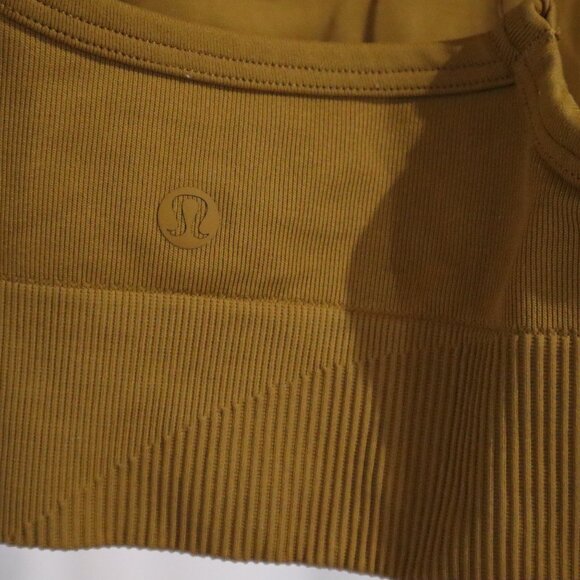 Lululemon Sport Bra, light support, size 6 - Picture 3 of 6